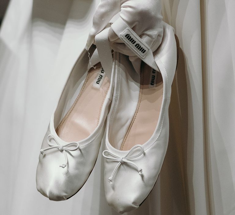 white-ballet-shoes-for-bride