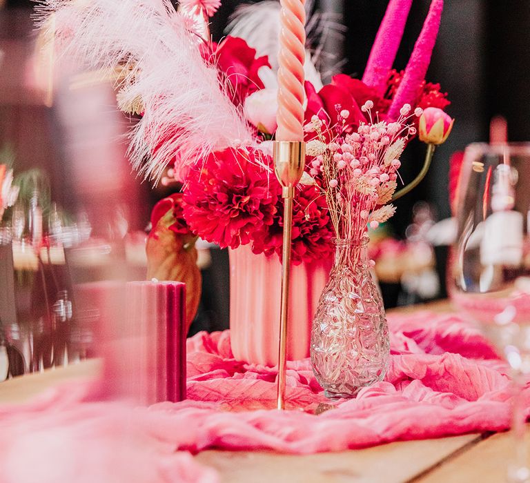 pink-wedding-table-decorations