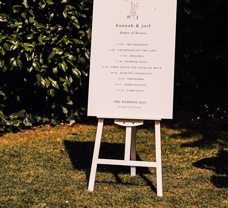 minimalist-wedding-order-of-the-day-signage