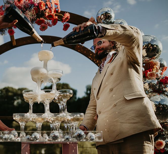 champagne-tower-at-wedding