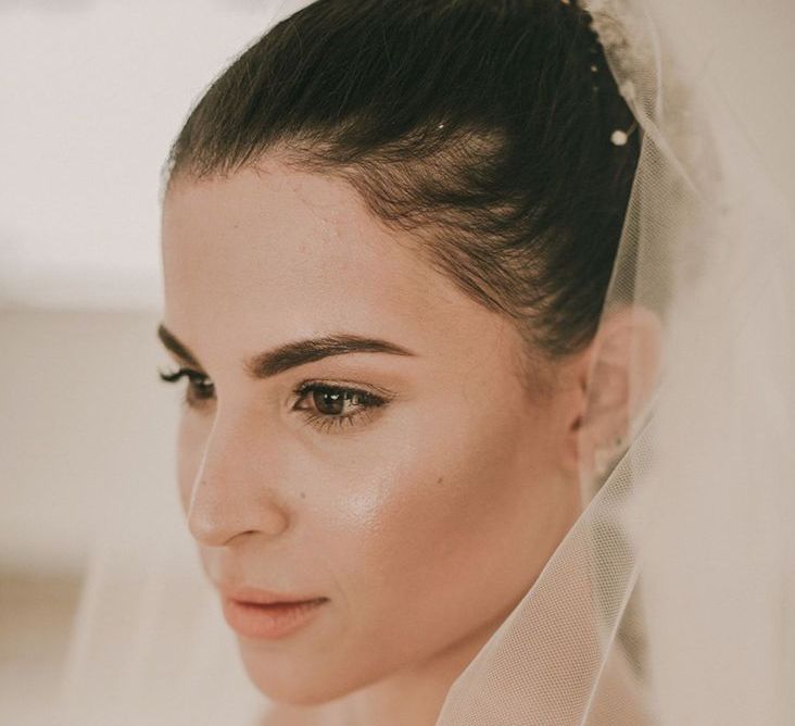 glowy-wedding-makeup-with-natural-flawless-base