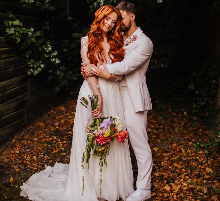 bride-with-curled-red-hair