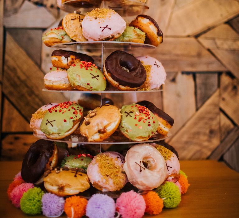 doughnut-tower-instead-of-wedding-cake.