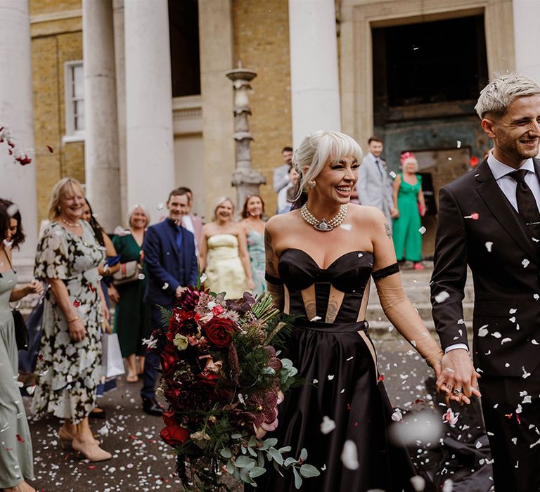 confetti-photography-at-wedding