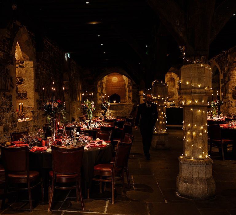 moody-wedding-breakfast-with-black-and-red-wedding-table-decorations