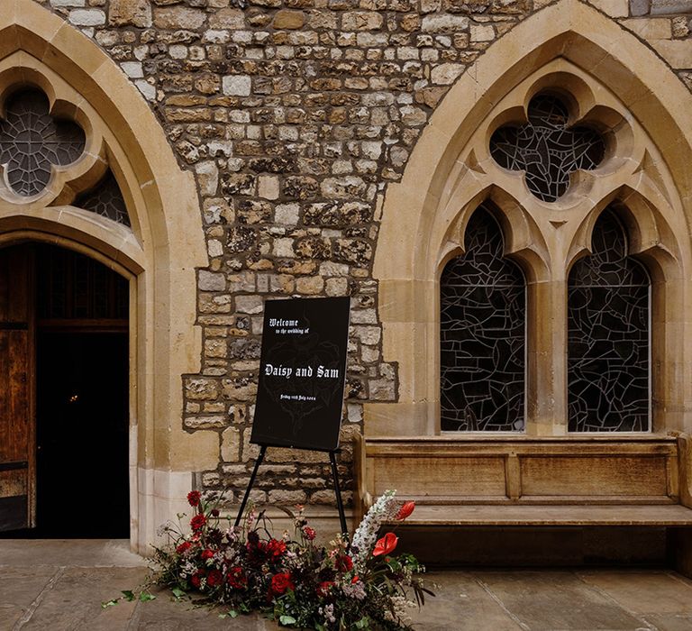 wedding-signage-with-red-rose-flowers