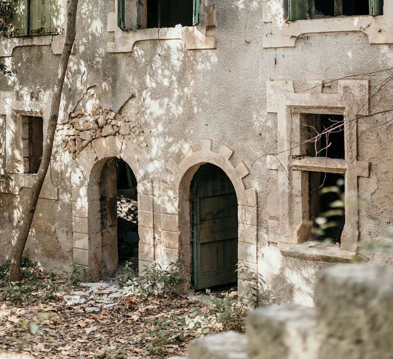 chateau-ruins-in-south-france