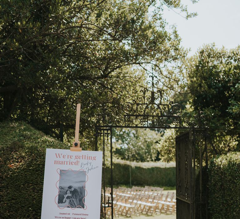 black-and-white-photo-wedding-welcome-sign