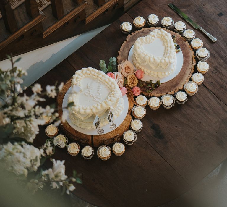 heart-shaped-retro-wedding-cakes