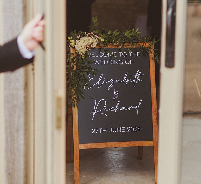 personalised-chalkboard-wedding-welcome-sign