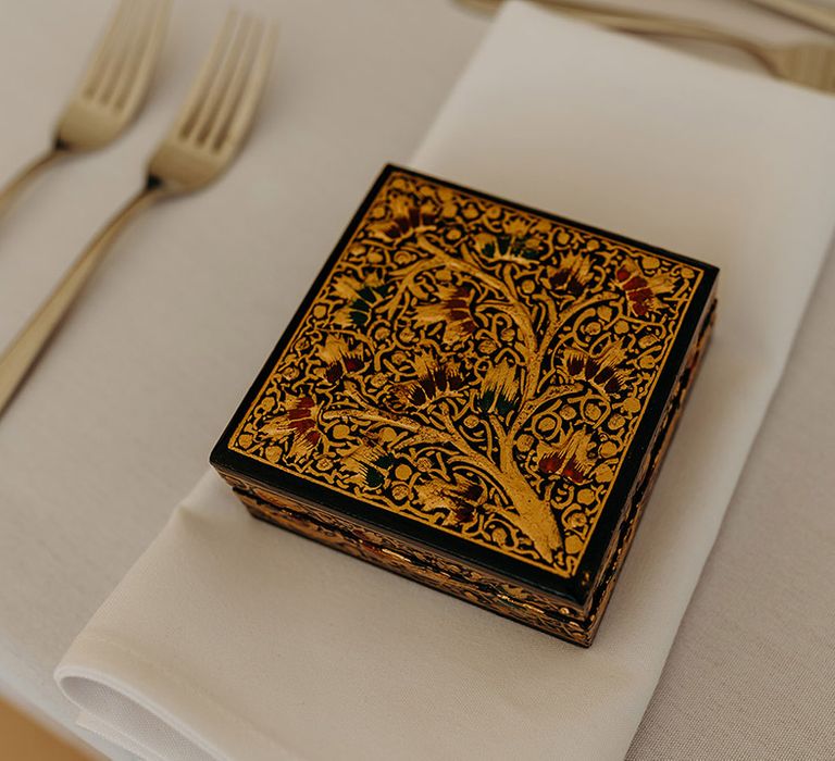 wedding-favours-ornate-box