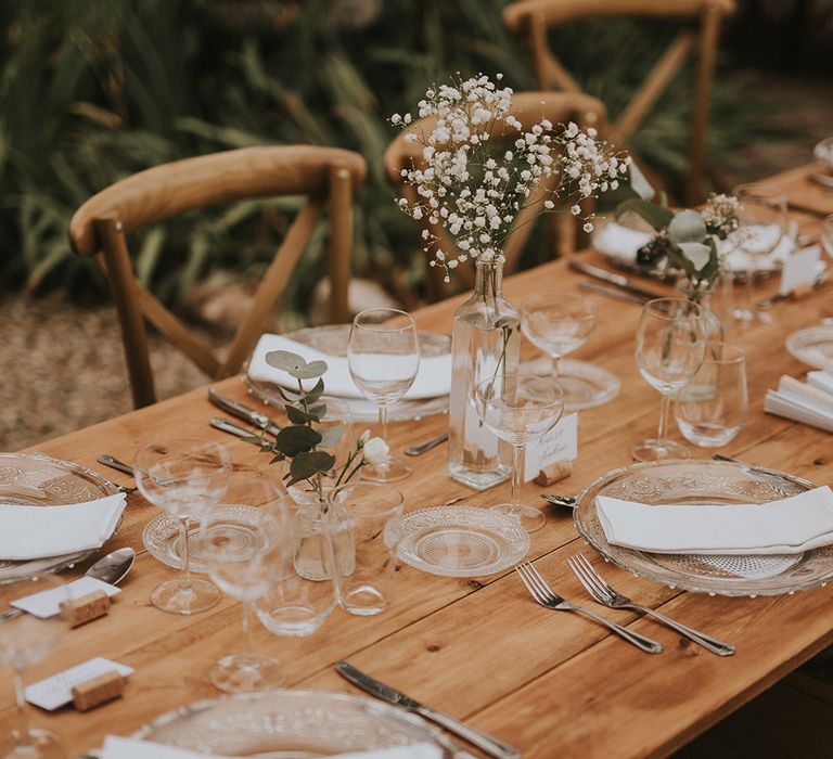 rustic-wedding-tablescape-with-gypsophila-table-decorations