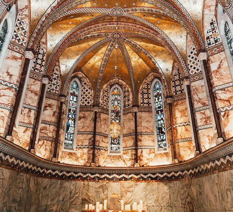 luxury-gold-ceiling-at-fitzrovia-chapel