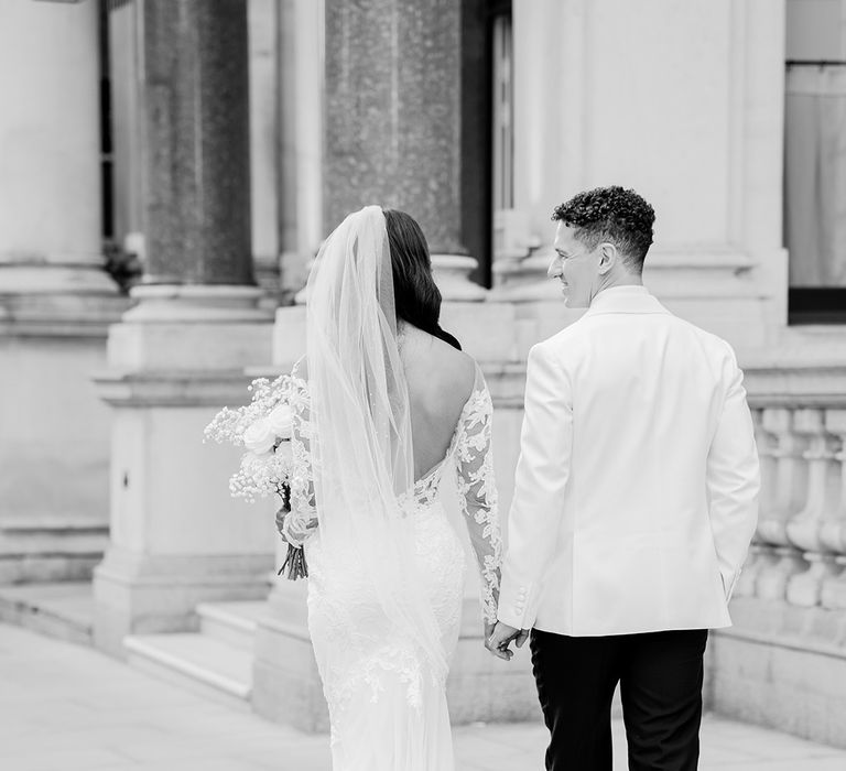 open-back-low-wedding-dress-with-veil