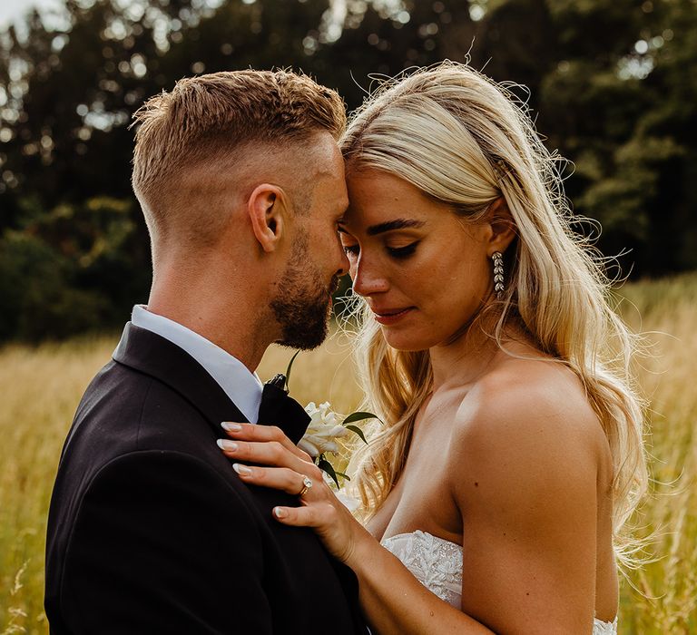 romantic-couple-portrait-of-bride-and-groom-on-wedding-day