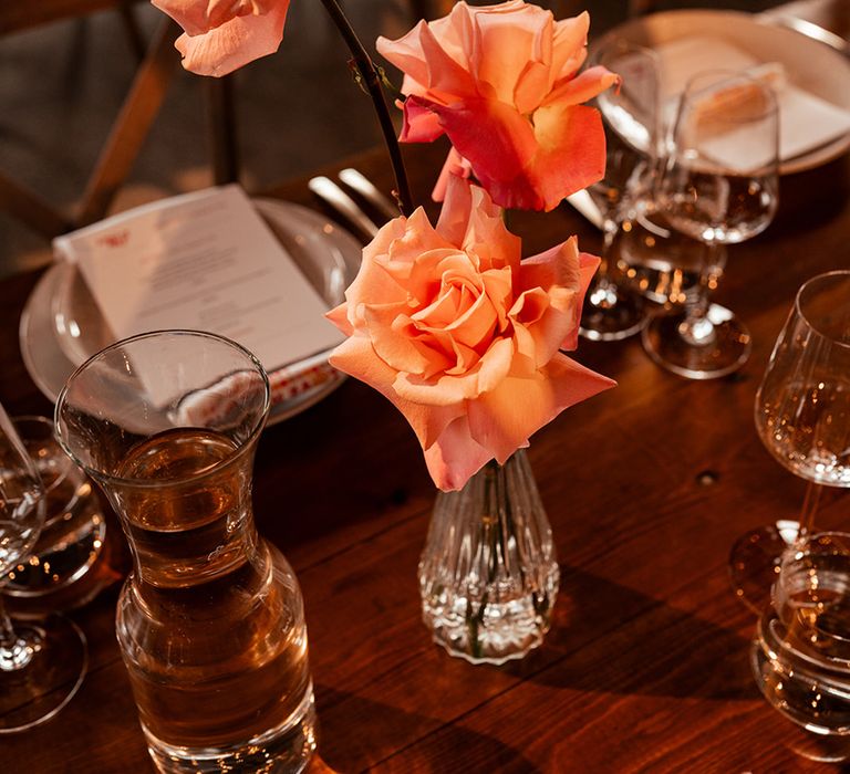 pink-roses-wedding-table-decorations