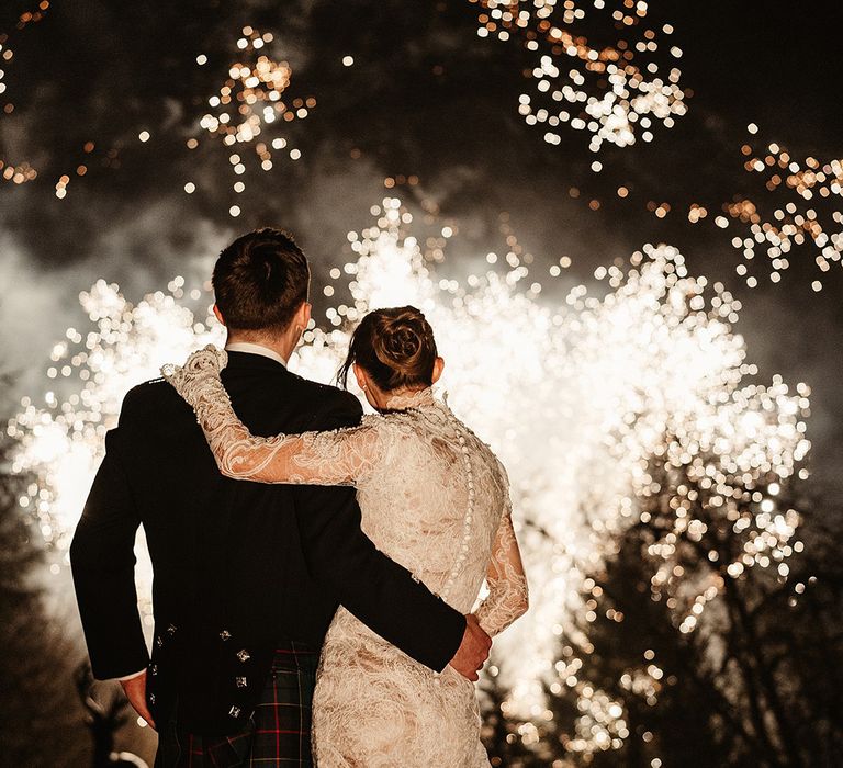 surprise-firework-display-at-christmas-wedding