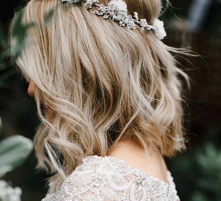 bride-with-wavy-textured-blonde-bob-with-diamante-hair-accessory