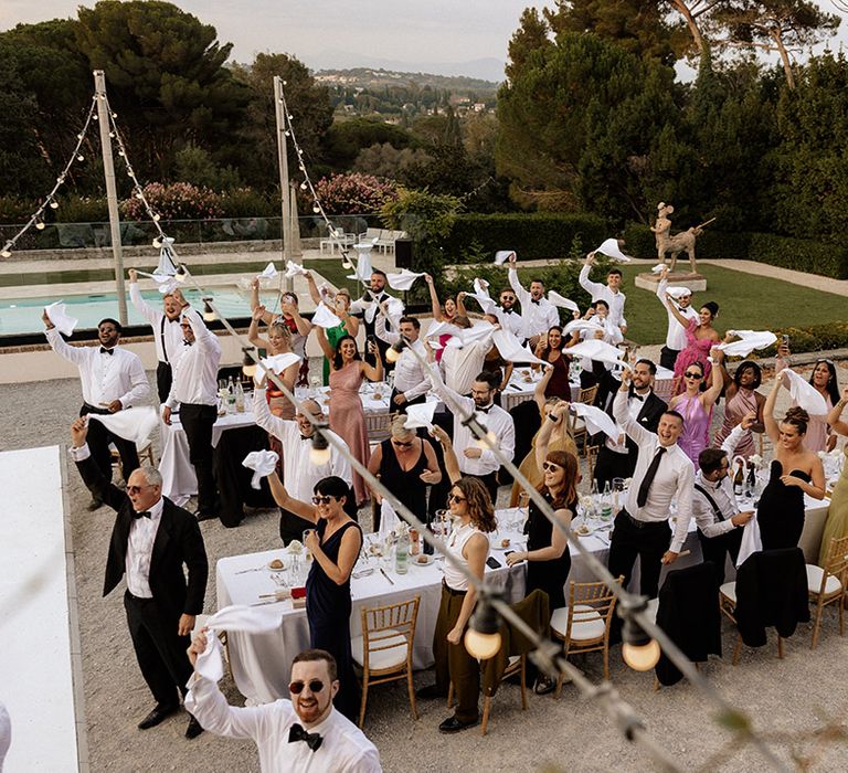 wedding-breakfast-entrance-napkin-waving