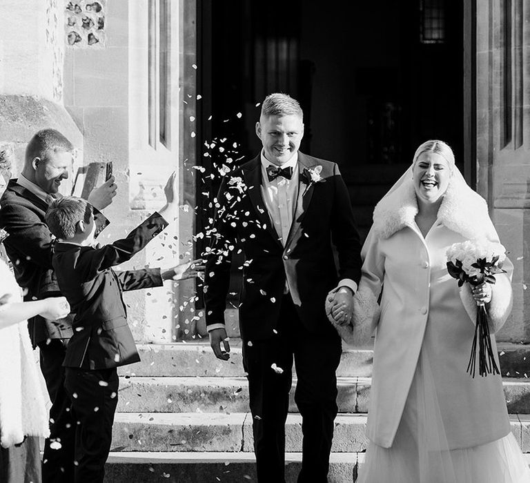 confetti-exit-at-winter-wedding