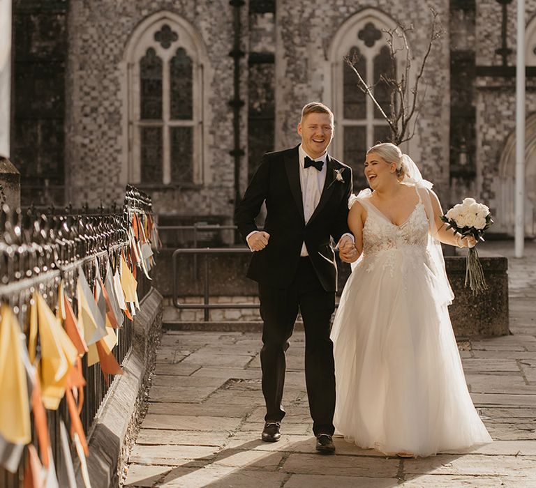 couple-portraits-of-bride-and-groom-at-winter-wedding