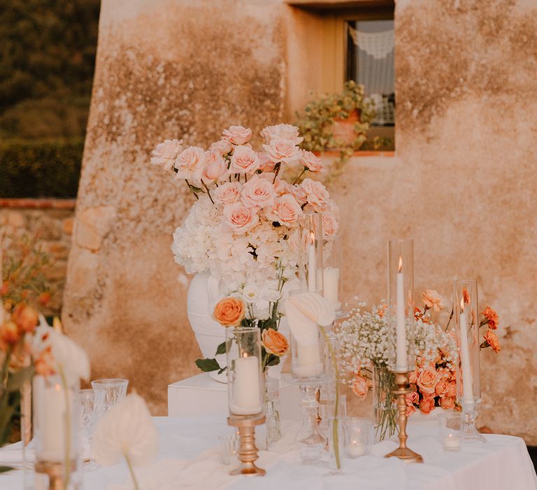 dreamy-neutral-wedding-tablescapes