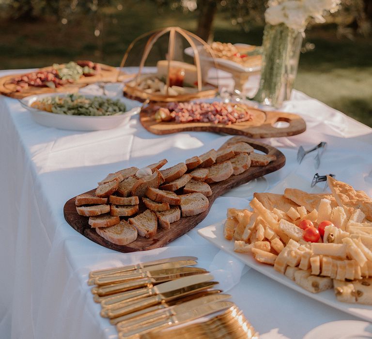 grazing-table-wedding-food