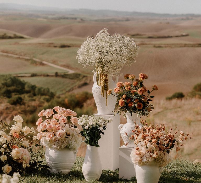 neutral-pink-and-white-wedding-flower-decorations