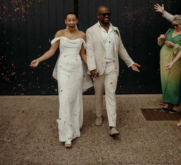 confetti-moment-at-trinity-buoy-wharf-wedding