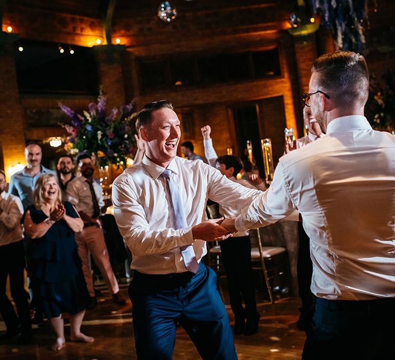 couple-dancing-at-wedding-reception