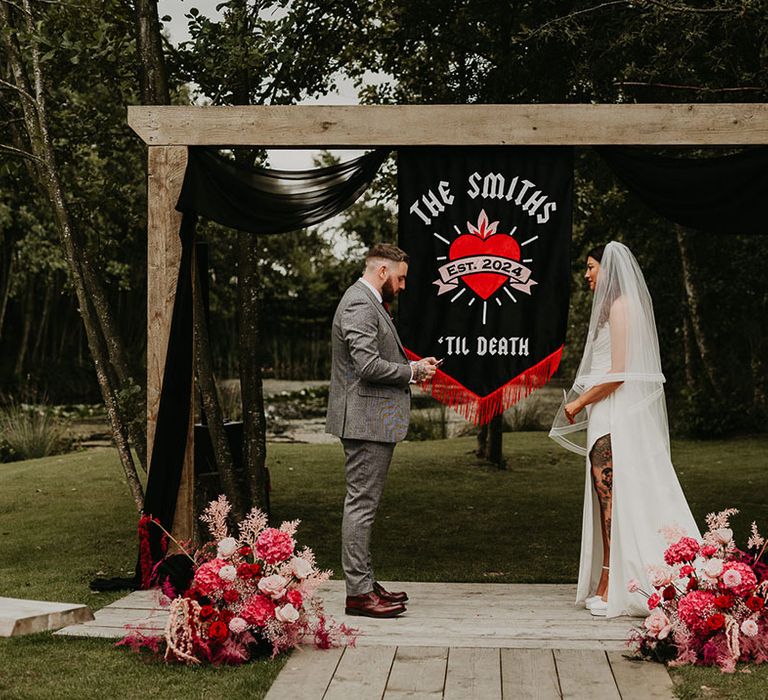 bride-and-groom-exchange-wedding-vows