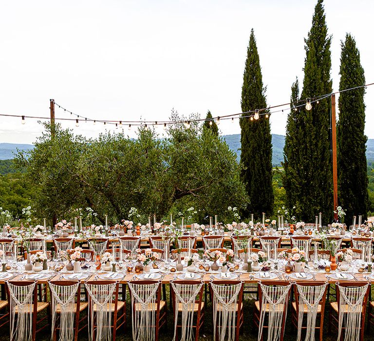 al-fresco-wedding-breakfast-with-pink-flowers