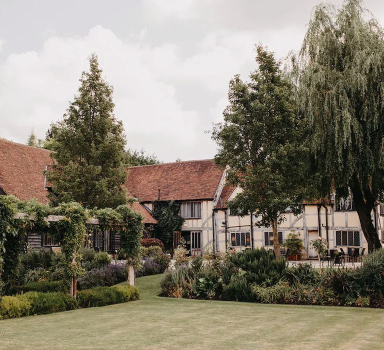 exterior view of cain manor affordable wedding venue in hampshire