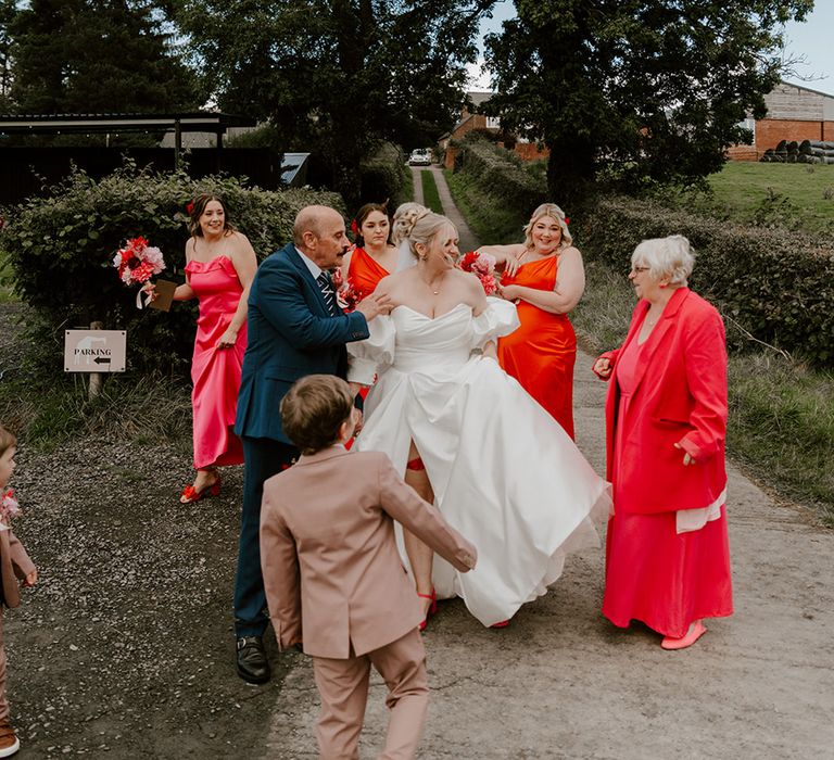 bridal-party-on-the-way-to-the-ceremony