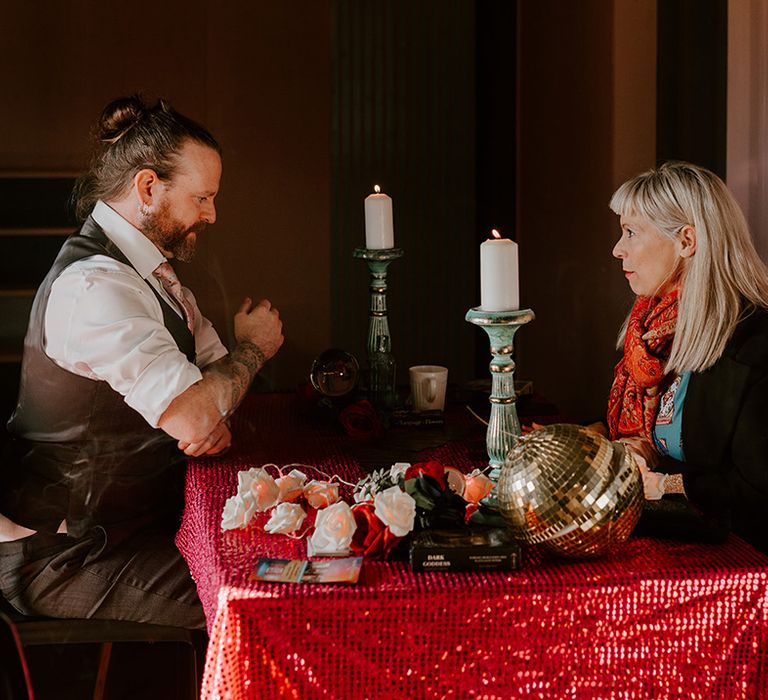 tarot-reader-wedding-entertainment
