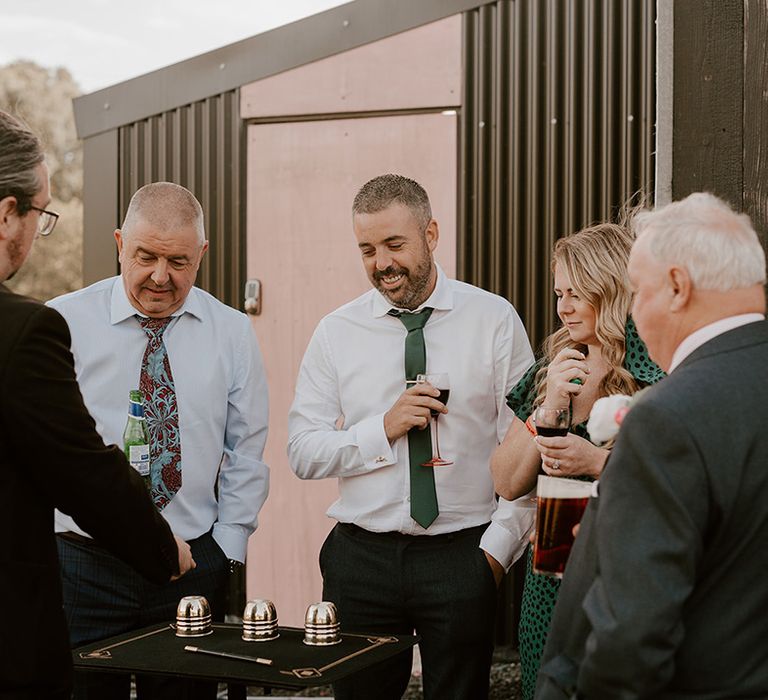 wedding-guests-with-magician