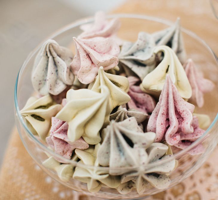 Meringue Kisses by The Confetti Cakery