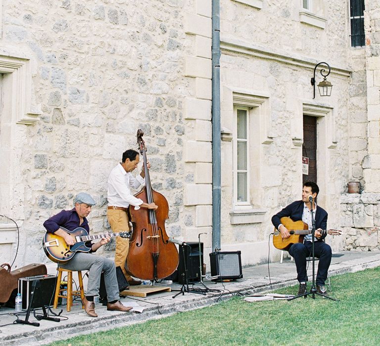 Wedding Entertainment | Fairytale Castle Wedding at Chateau de Lisse in France | Lilli Kad Photography