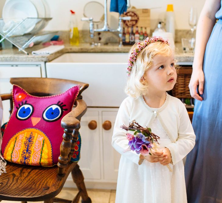 Getting Ready | Flower Girl in Monsoon | Laura Debourde Photography