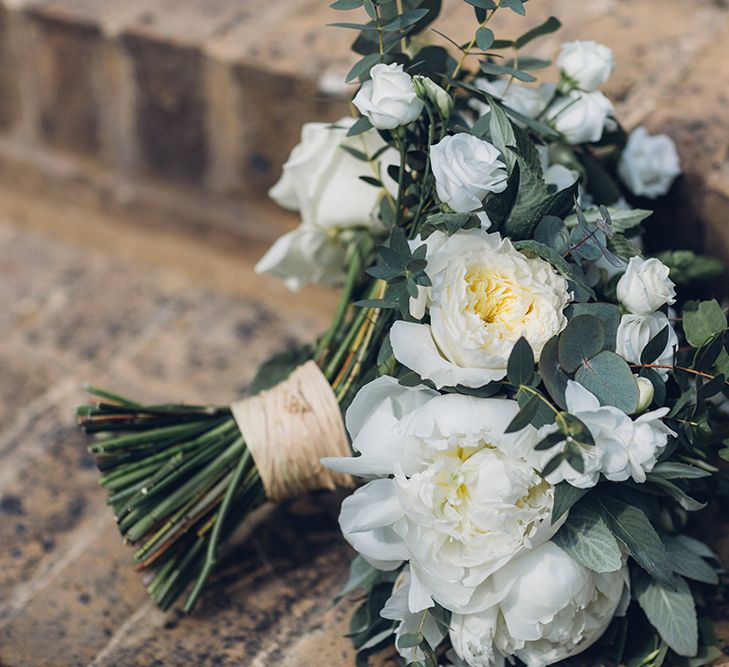 White Bridal Bouquet | Miss Gen Photography