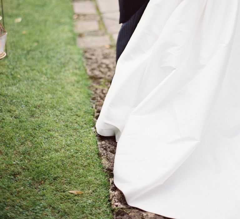 Bride In Structured Gown By Jesus Peiro // Image By Taylor And Porter