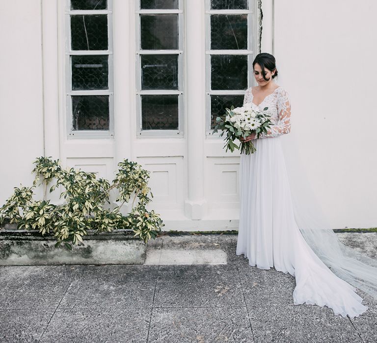 Bride in Lace Anne Barge Wedding Dress | Stylish Wedding at the M Building in the Miami Art District | Sara Lobla Photography