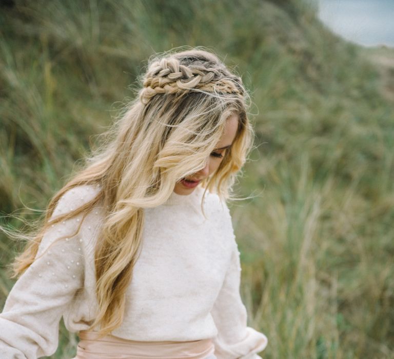 Autumnal Wedding Inspiration At The Coast With Pampas Grass Moon Gate & Drip Icing Cake With Images From Olivia Bossert Photography & Styling By The Artful Event Co