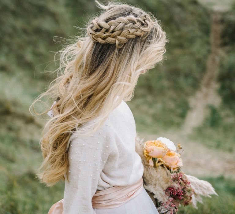 Autumnal Wedding Inspiration At The Coast With Pampas Grass Moon Gate & Drip Icing Cake With Images From Olivia Bossert Photography & Styling By The Artful Event Co