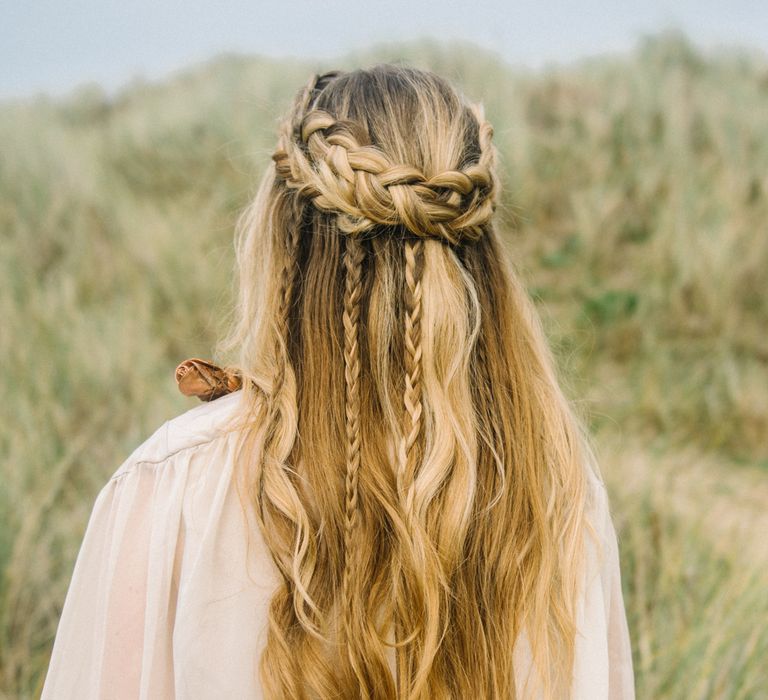 Autumnal Wedding Inspiration At The Coast With Pampas Grass Moon Gate & Drip Icing Cake With Images From Olivia Bossert Photography & Styling By The Artful Event Co