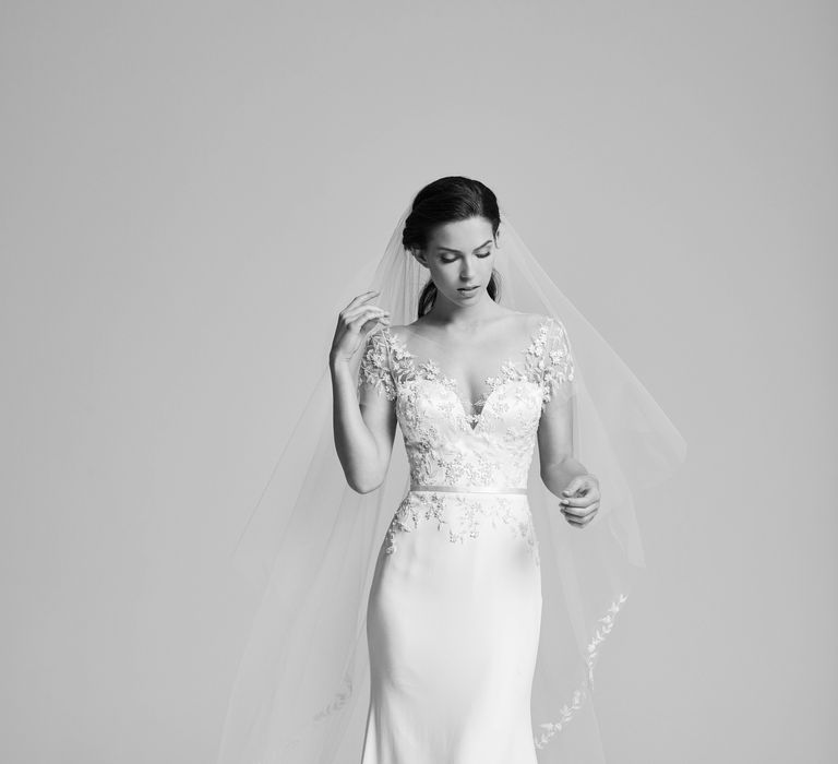 Mayflower | The Belle Epoque Collection by <a href="https://www.suzanneneville.com/" target="_blank">Suzanne Neville</a>