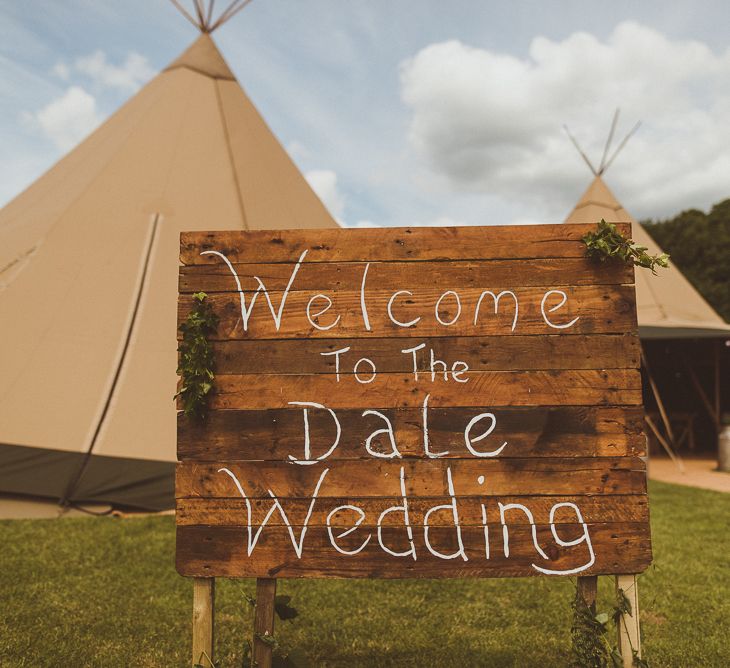 Wooden Wedding Sign | PapaKåta Tipi at Angrove Park North Yorkshire | Matt Penberthy Photography