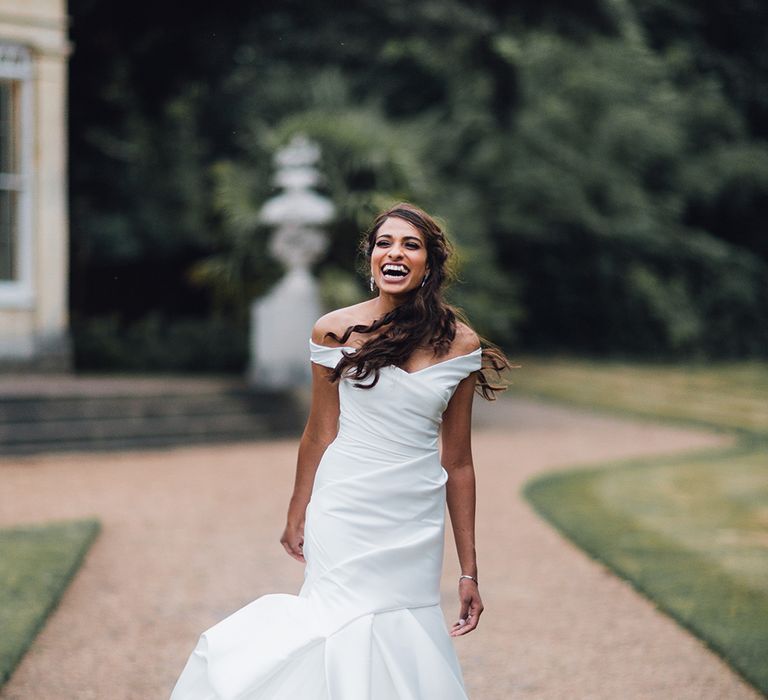 Bride in Monique Lhuillier