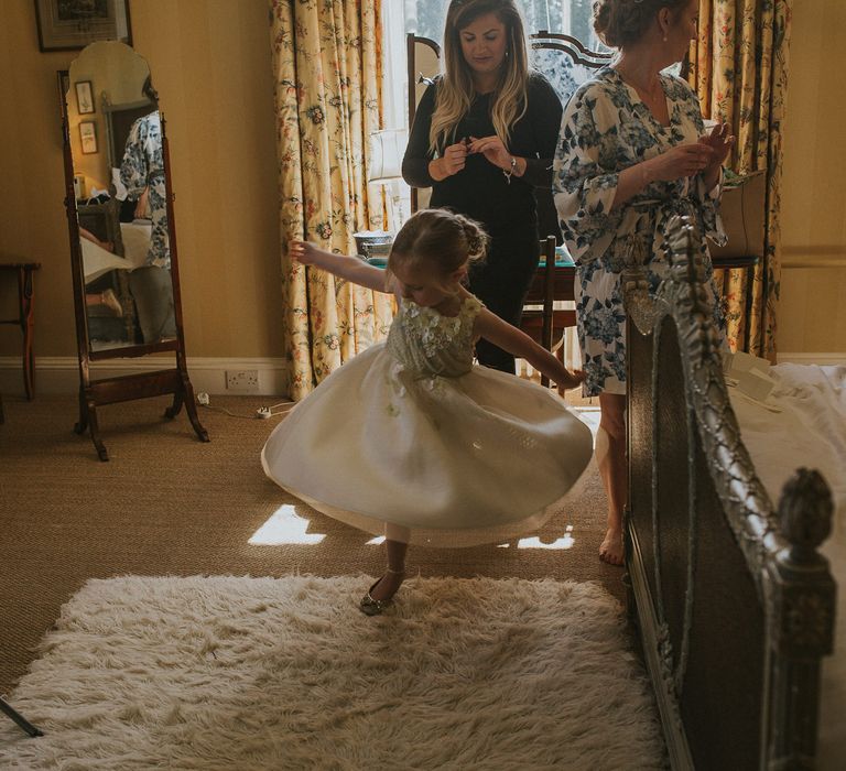 Bride In Suzanne Neville For A Rustic Wedding At The Byre Of Inchyra Scotland With Images From Maureen Du Preez