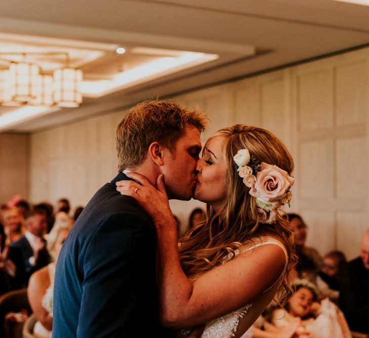 Wedding Ceremony | Coppa Club, Sonning | Lace Lillian West Wedding Dress | Benjamin Stuart Photography